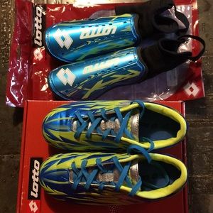 ⚽️ Soccer Shoes + Shinguards ⚽️  Little Boys Sz 12